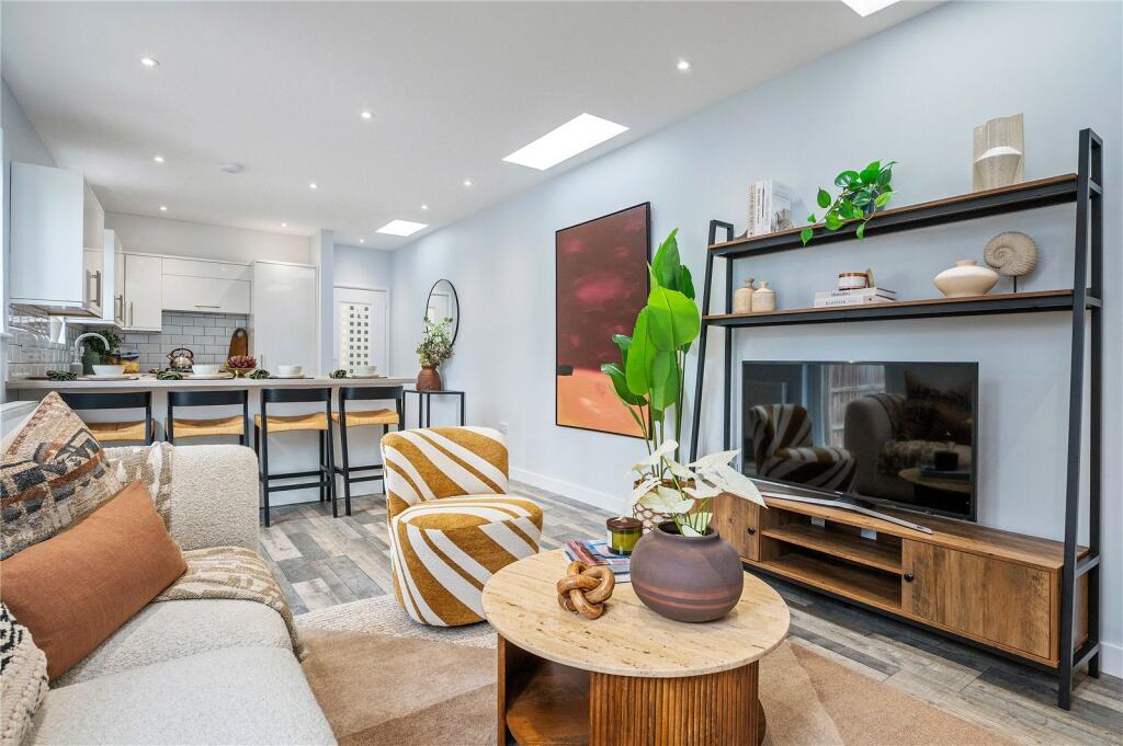 Main image of property: Kenninghall Road, London, E5