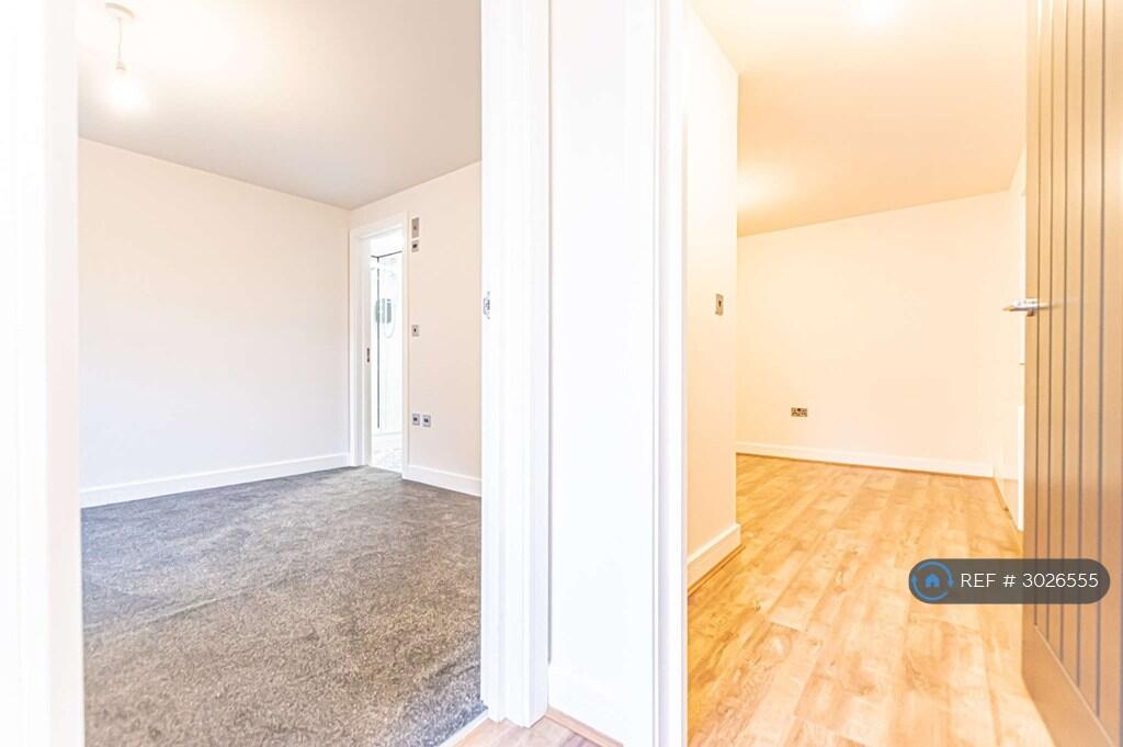 Apartment in Bolton - More