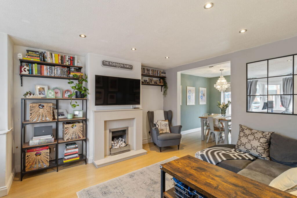 Whitesands Road, Lymm, WA13 9LF photo 2