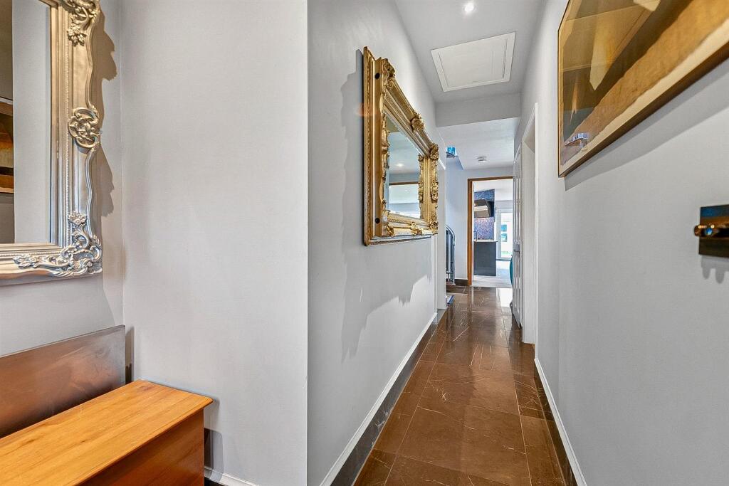 VIDEO PRESENTATION INSIDE - Somerset Avenue, Westcliff-On-Sea - View 6