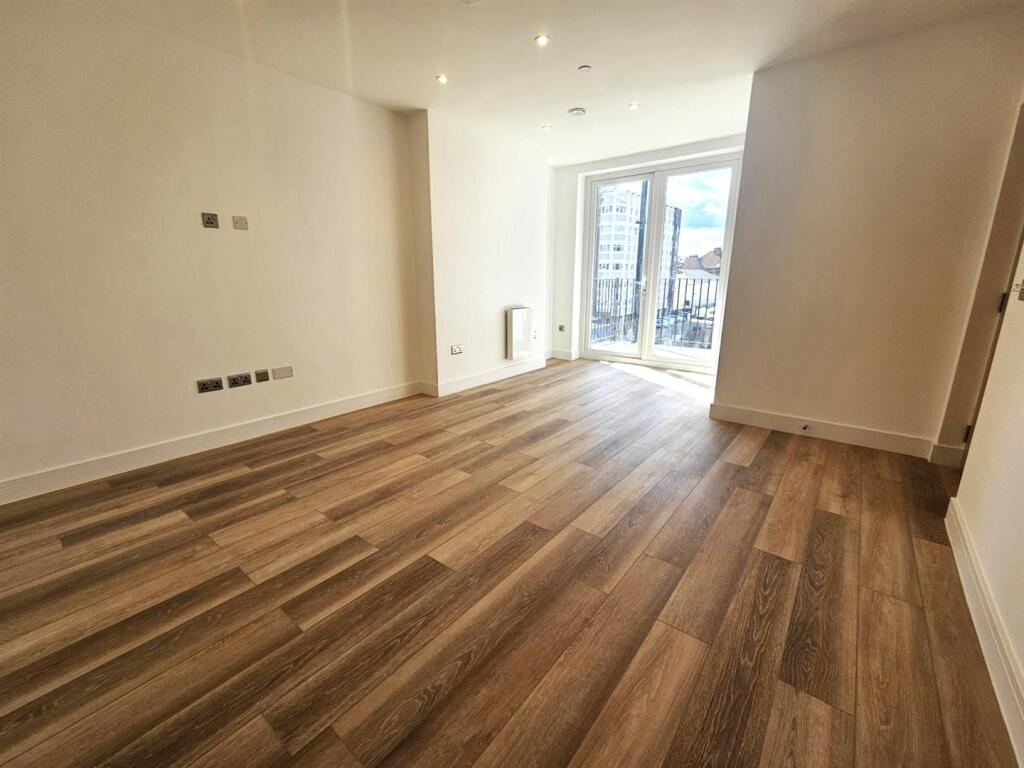 Main image of property: High Street, Aldershot