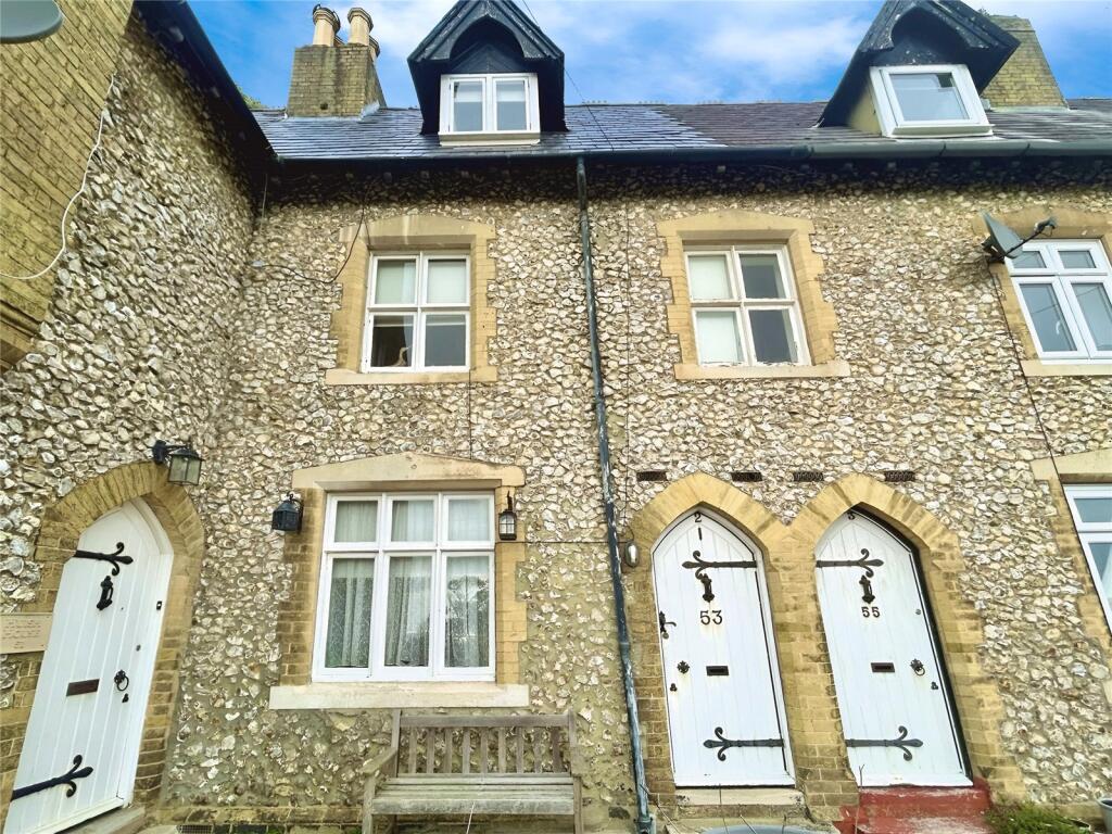 1-bed terraced on Mitchell Avenue, Ventnor, £155,000