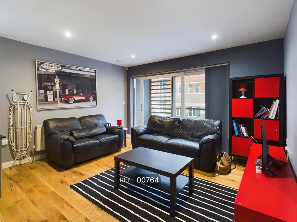 Apartment in Hull - View 4