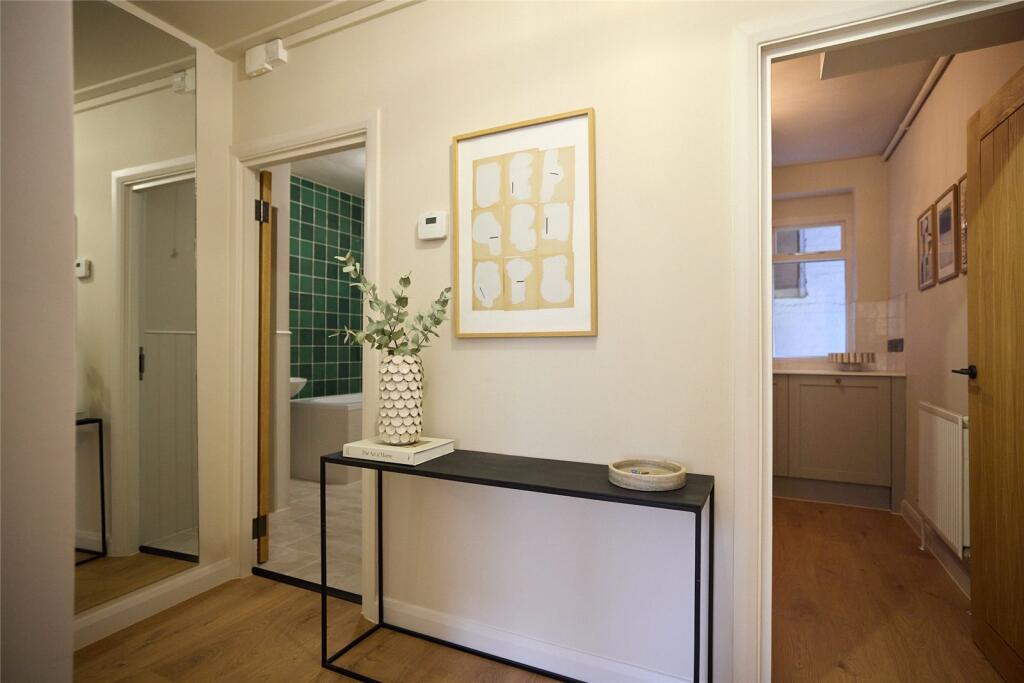 Apartment in London - View 5