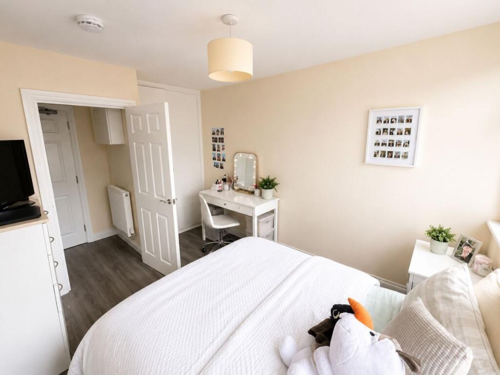 Apartment in Hemel Hempstead - View 5