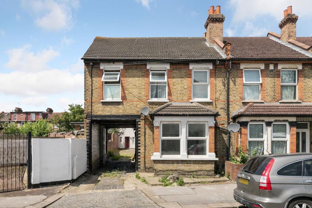 Main image of property: Flat 1, 1 Tugela Road, Croydon CR0 2HB