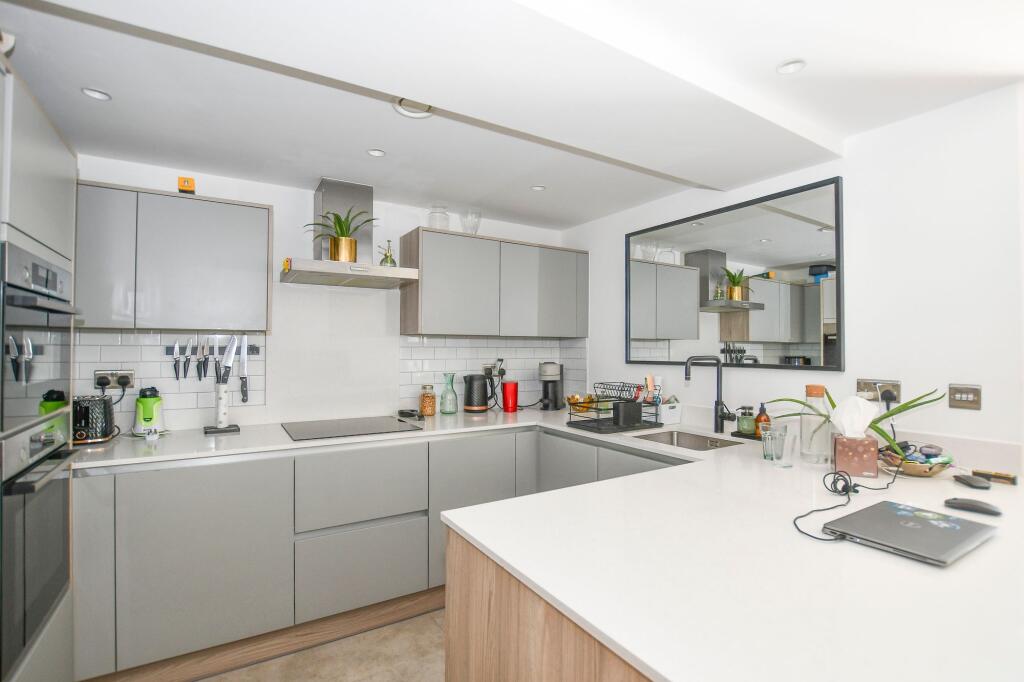 Apartment in St Albans - View 3