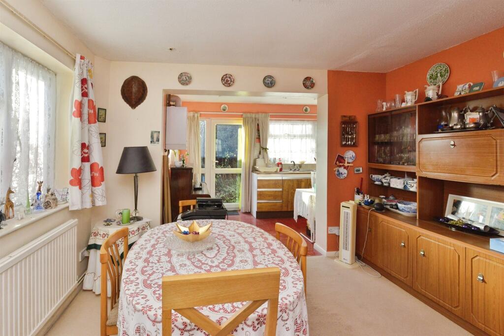 High View, Deanshanger, Milton Keynes photo 4