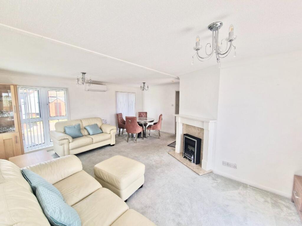 House in Castle Point, Canvey Island - View 3