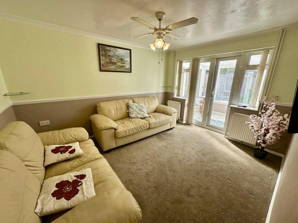 Longcroft Road, Thatcham - View 4