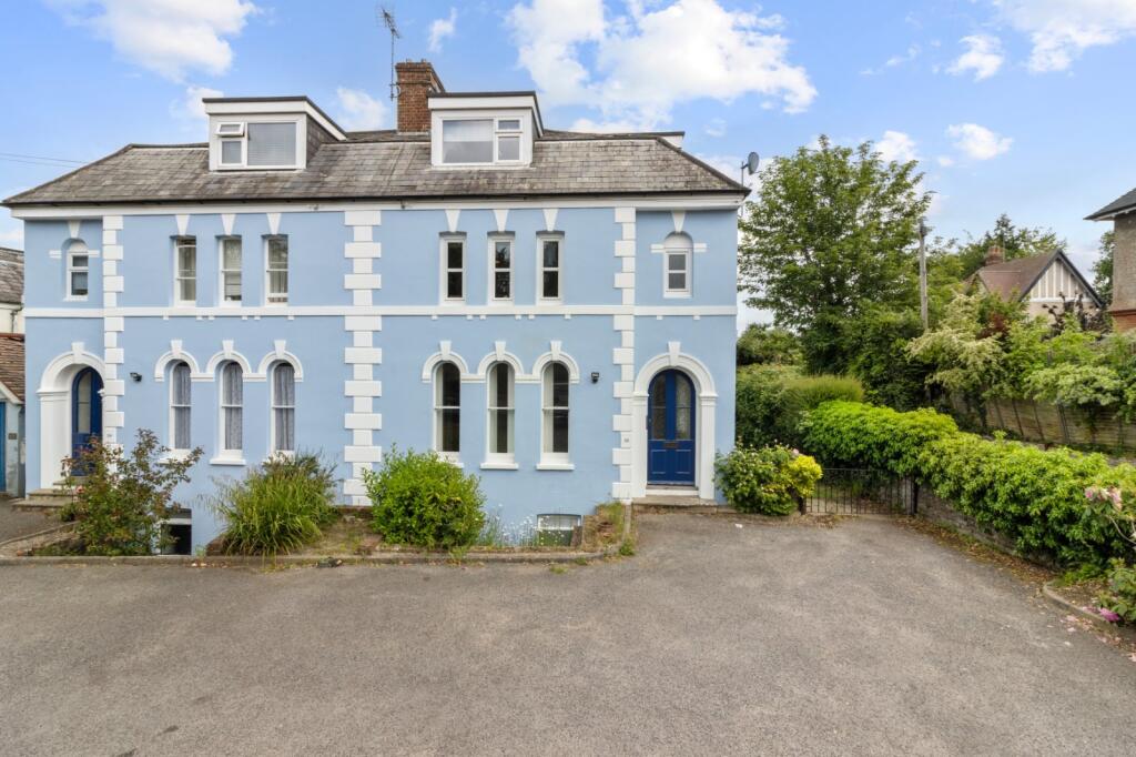 1-bed apartment on New Town, Uckfield, East Sussex, TN22, £185,000