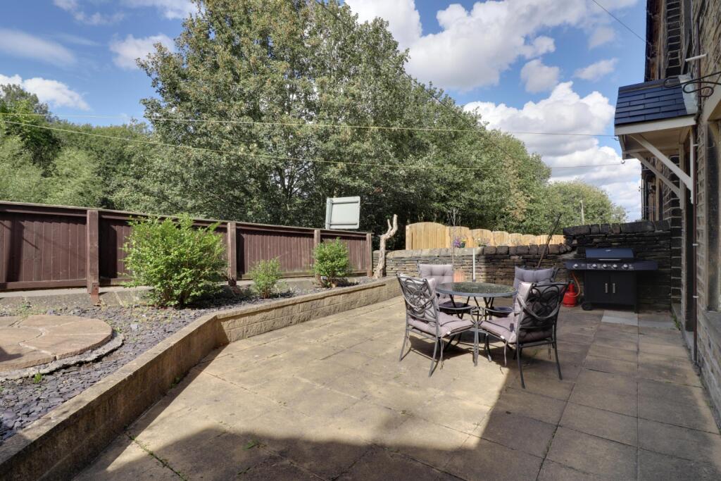 269 Meltham Road photo 2