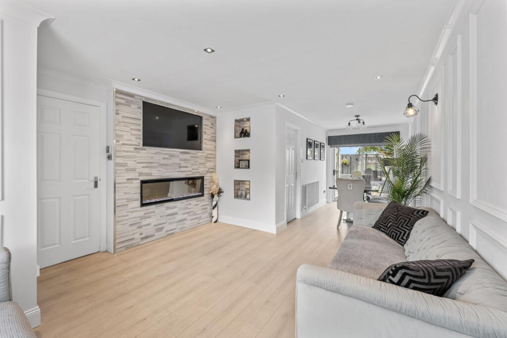8 Levern Bridge Road, Glasgow, G53 7AB photo 2