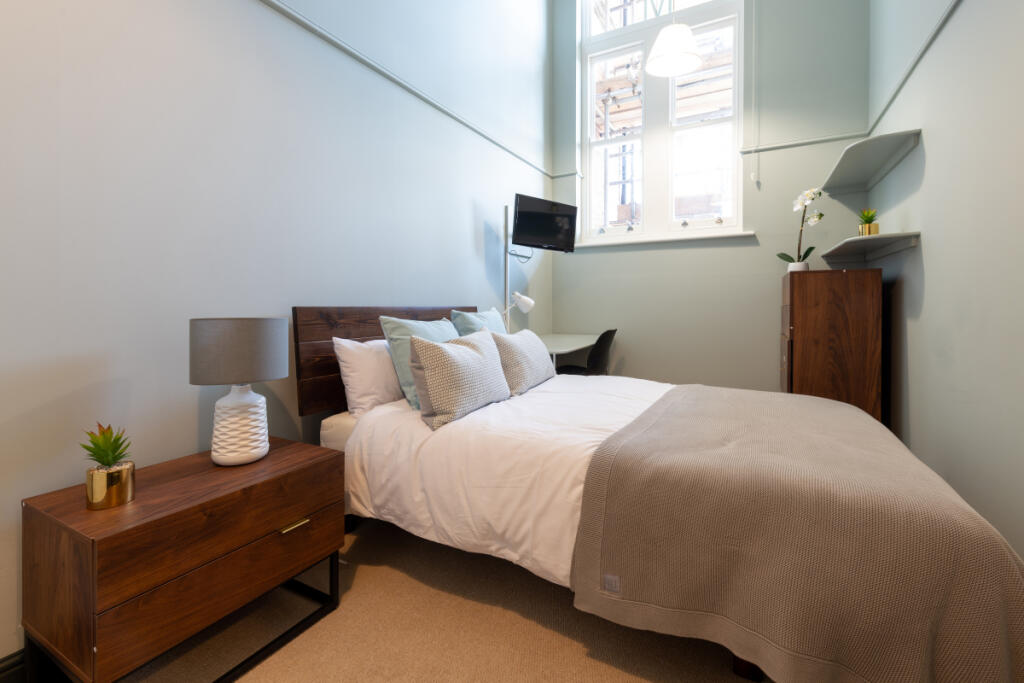 Apartment in Exeter - More