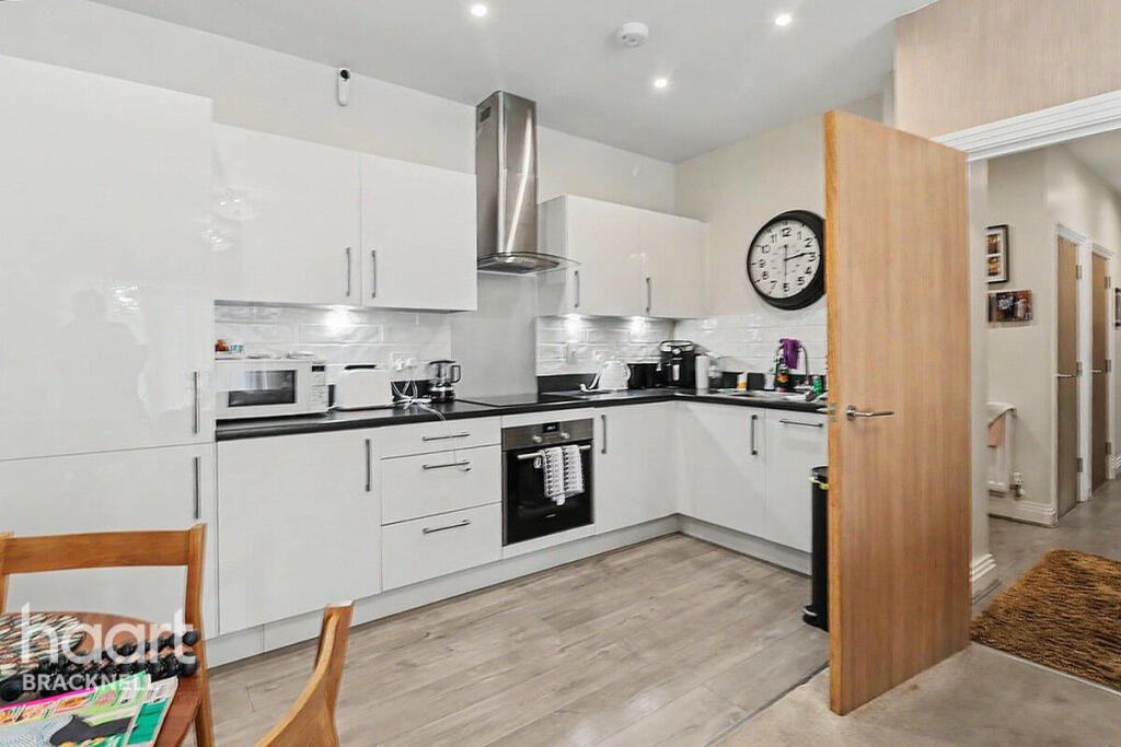 London Road, Bracknell - More