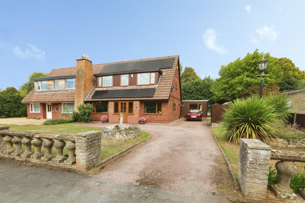 Main image of property: Mountford Close, Wellesbourne, Warwick