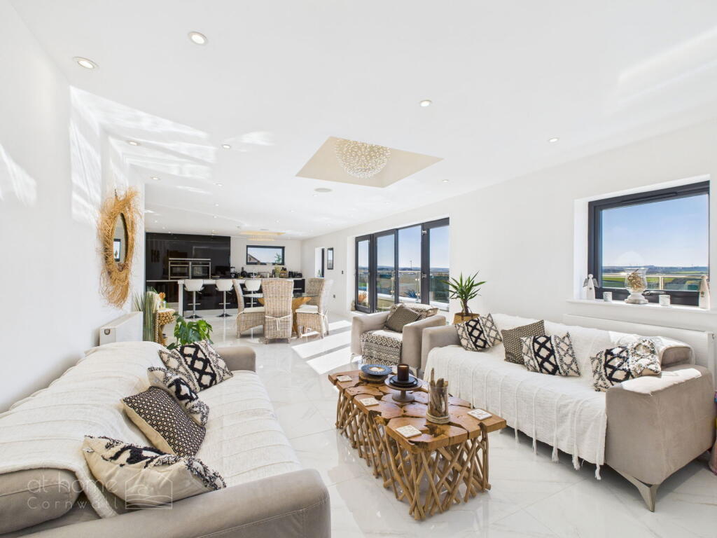 Main image of property: Mount Wise, Newquay, TR7 2BT