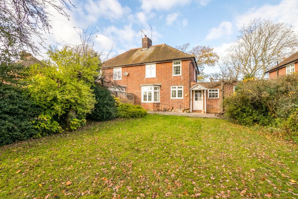 Barleycroft Road, Welwyn Garden City, Hertfordshire, AL8 6JX - View 2