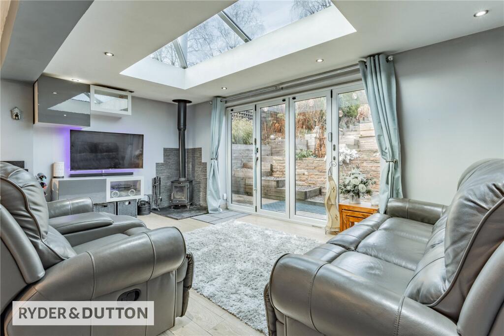 Rishworth Rise, High Crompton, Shaw, Oldham, OL2 photo 4