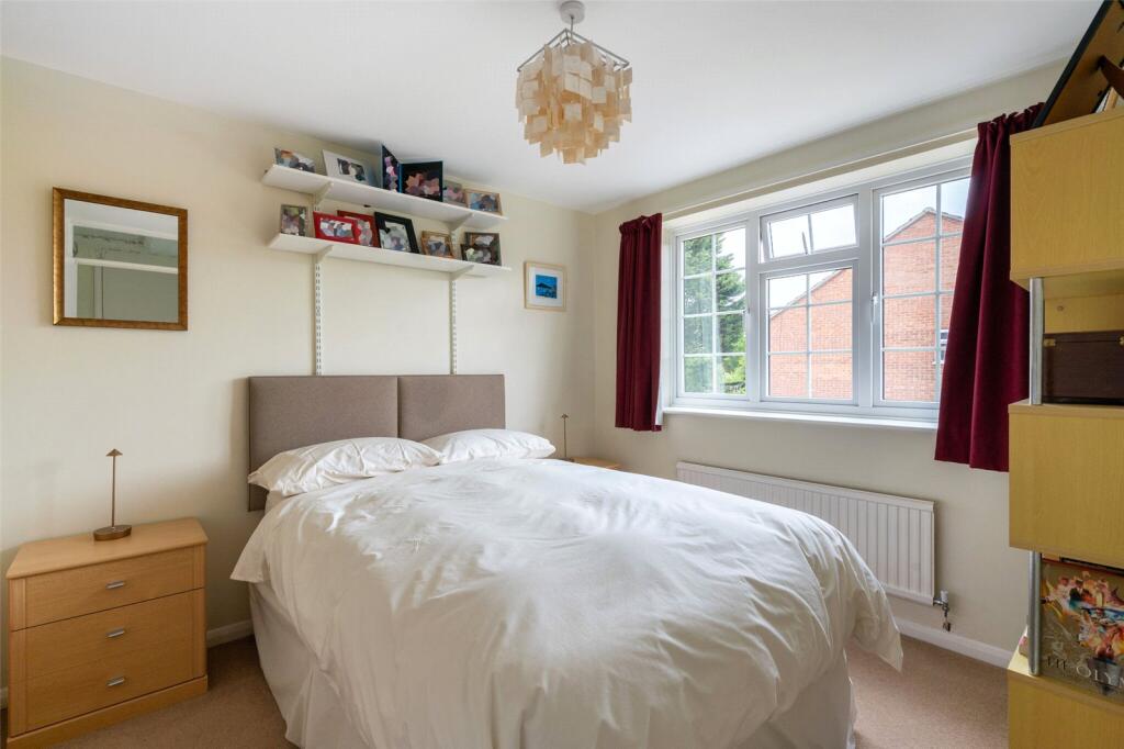 House in Basingstoke and Deane, Chineham - More