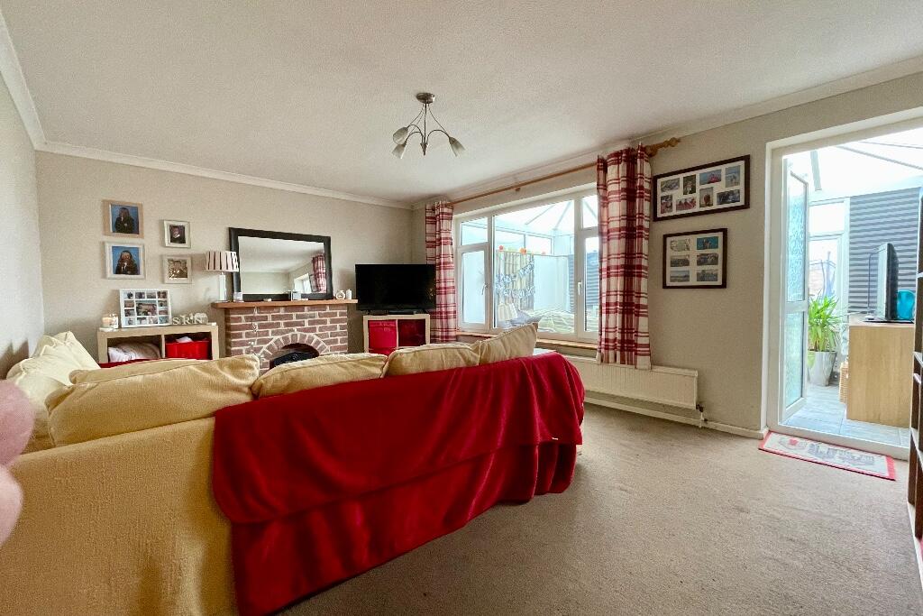Aylesbury Avenue, Eastbourne, East Sussex, BN23 photo 3