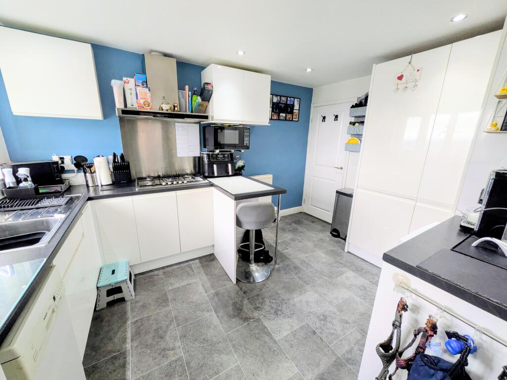 Additional image 12 of Frensham Grove, Bradford, BD7