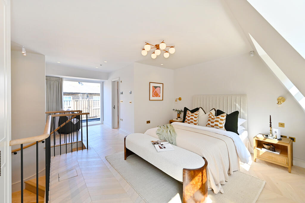House in London - View 2