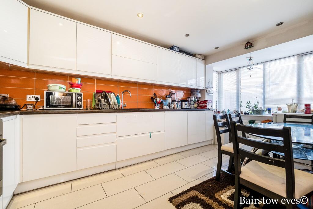 House in Romford - View 4