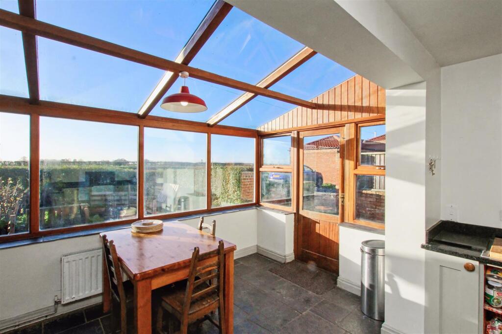 The Chestnuts Farmhouse + 0.9 acres -Wickenby Road, Lissington photo 4