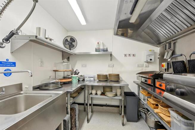 Kitchen_1.jpeg