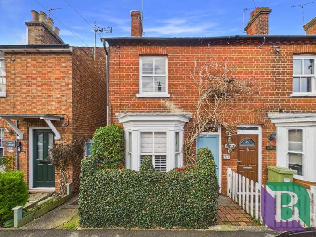 2-bed terraced on Russell Street, Woburn Sands, £425,000