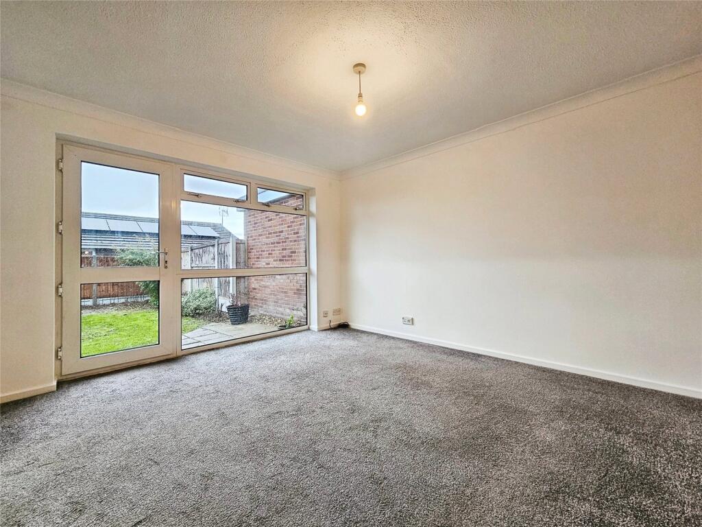 Oakwood Close, Kirby Cross, Frinton-on-Sea photo 3