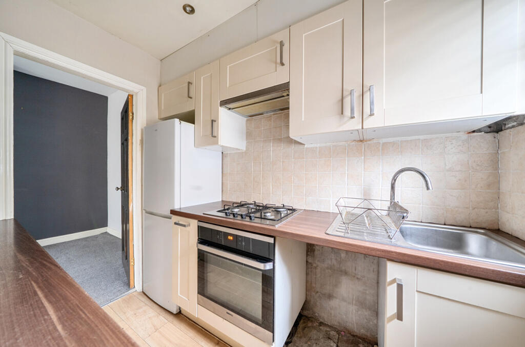 9, Quarry Road, Liversedge, West Yorkshire, UK, WF15 photo 3