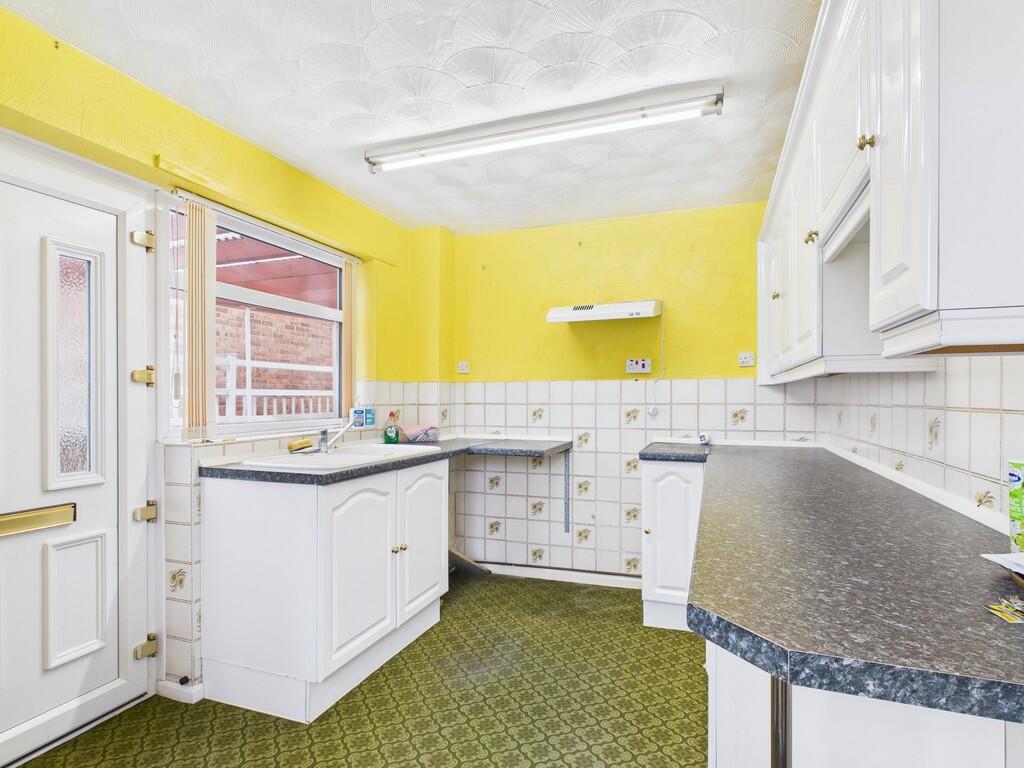 House in Stoke-on-Trent - View 3