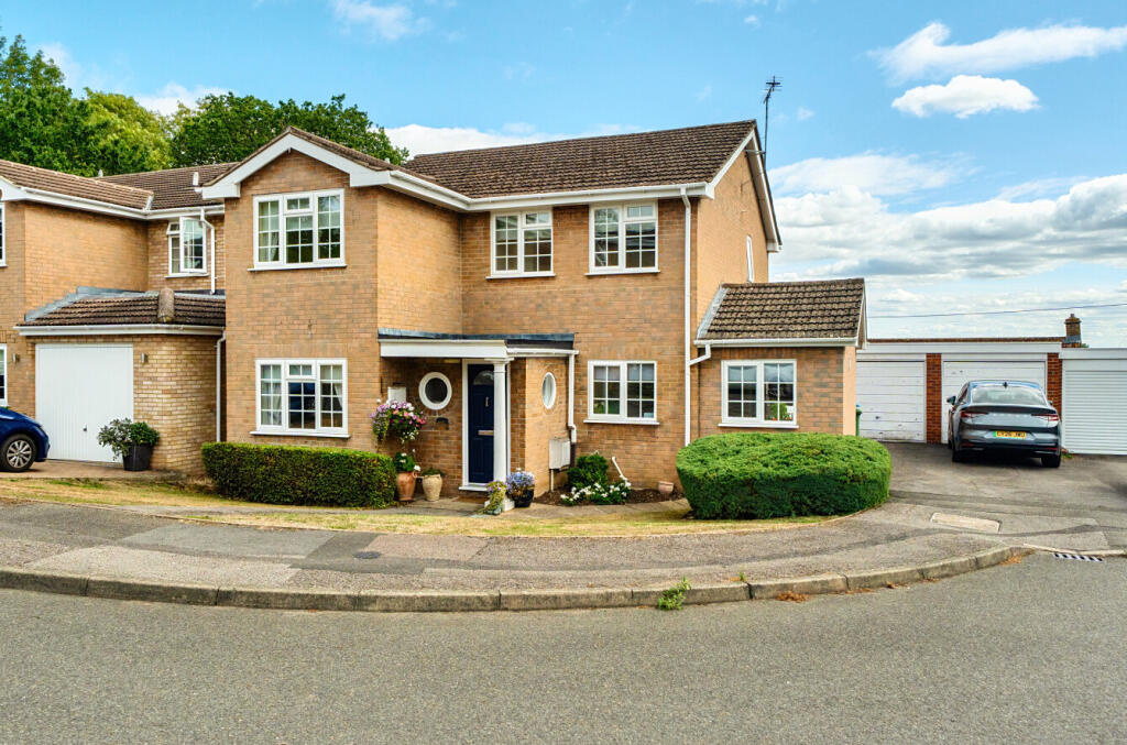 Main image of property: Minchin Green, Binfield, Bracknell, Berkshire, RG42