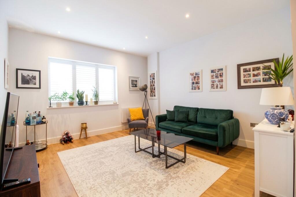 Apartment in Salisbury - View 2