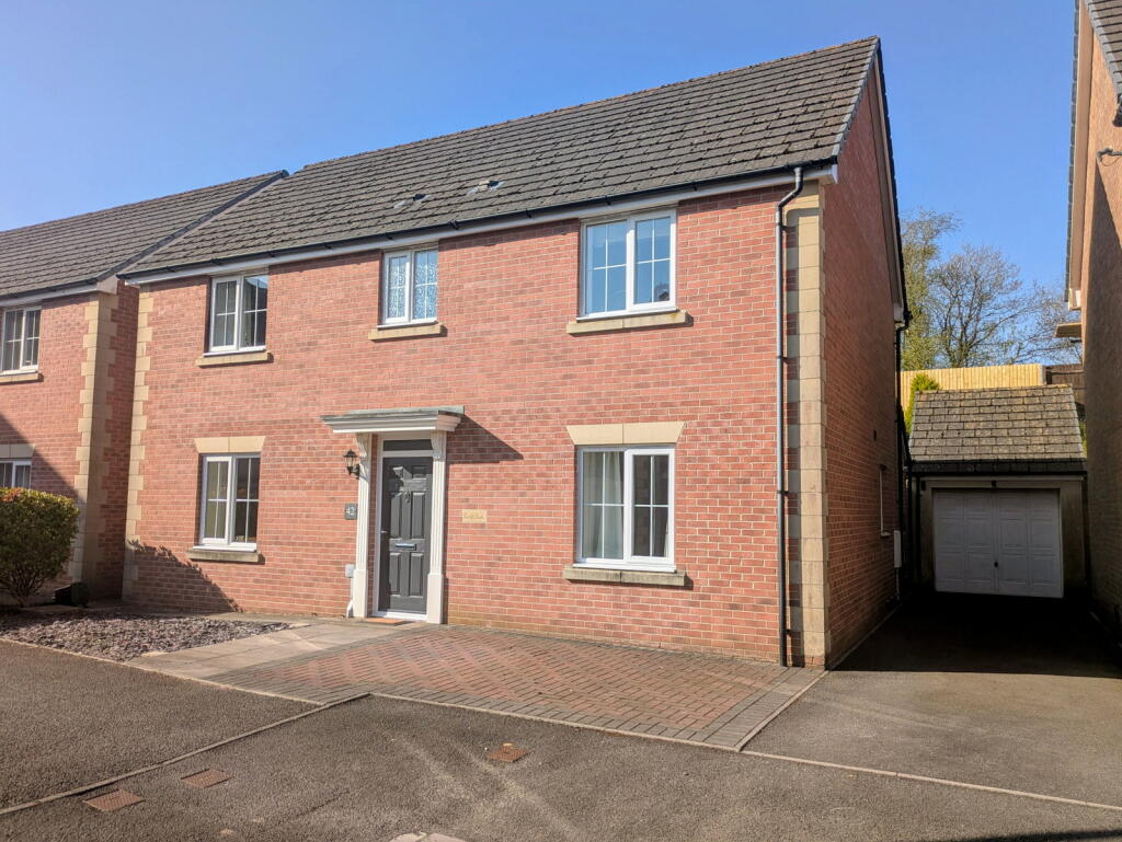 Main image of property: Ffordd Y Glowyr, Betws, SA18 2FG