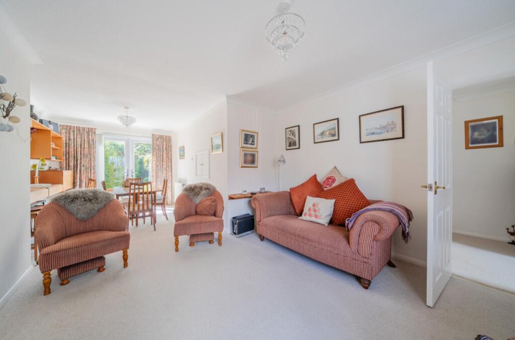House in North Kesteven, Southfields, Sleaford - More