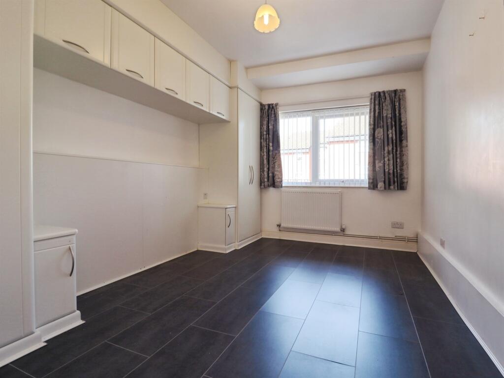 Apartment in Cardiff, Penylan - View 5