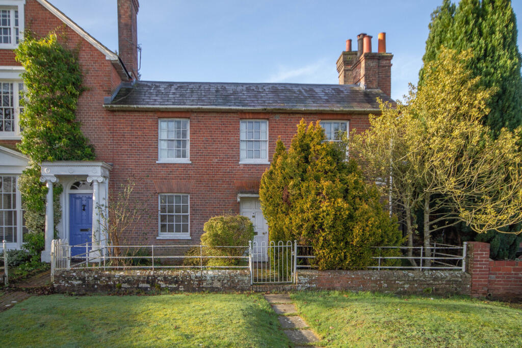 Main image of property: The Green, Newick