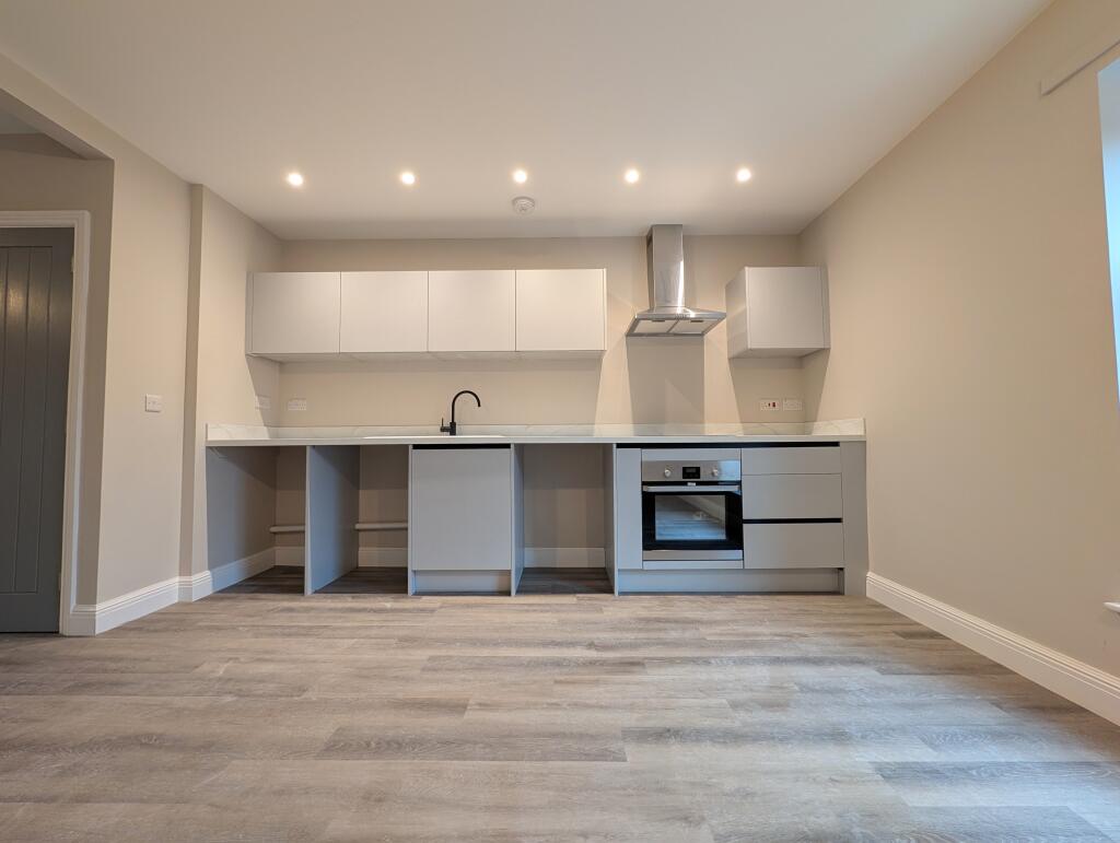 Flat ,  Hyde Road, Woodley photo 3