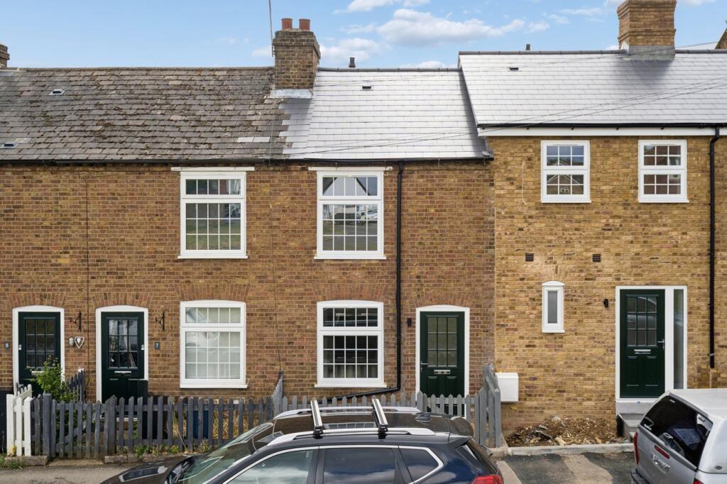 Main image of property: Gold Hill East, Chalfont St Peter, Gerrards Cross, SL9