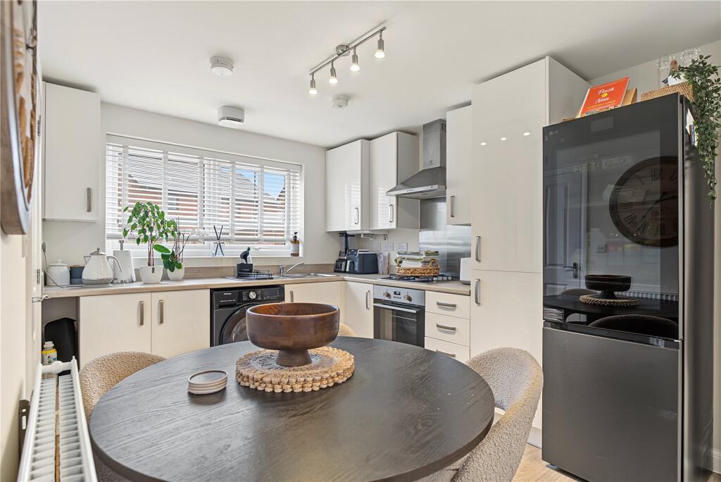 House in Swindon, The Orchards, West Wichel - View 4