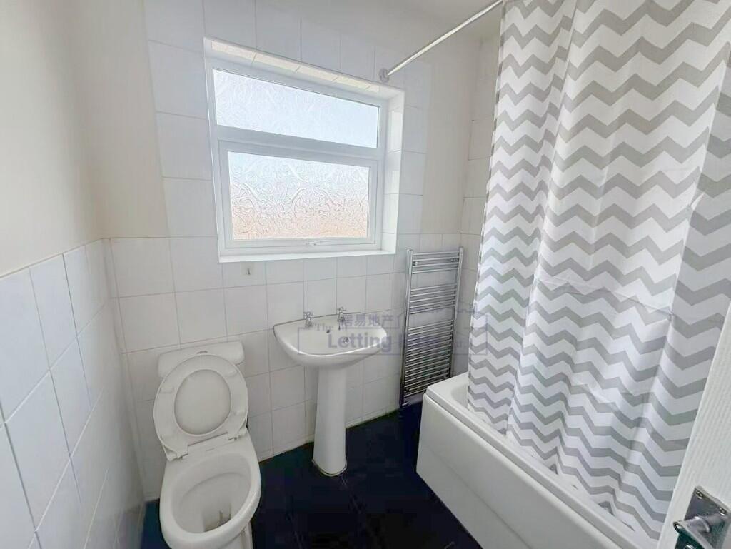 4 bedroom semi-detached house for rent
