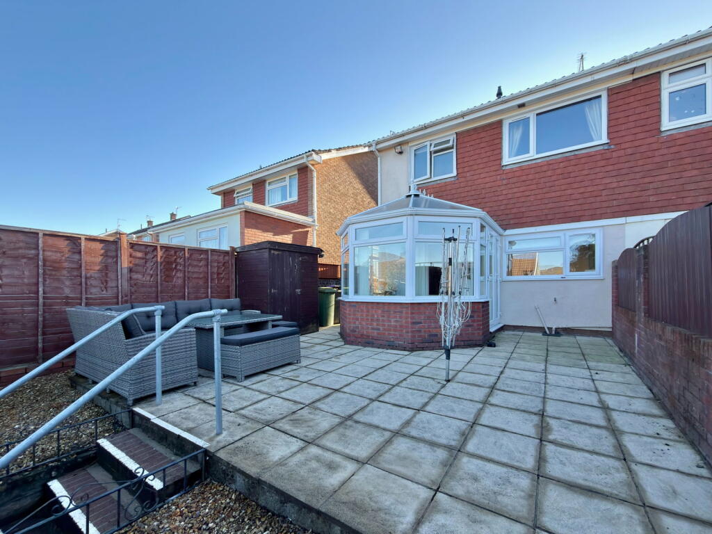 House in Newport - View 4