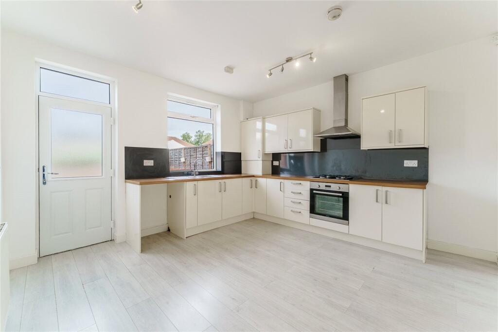 House in Wakefield, Featherstone - View 5