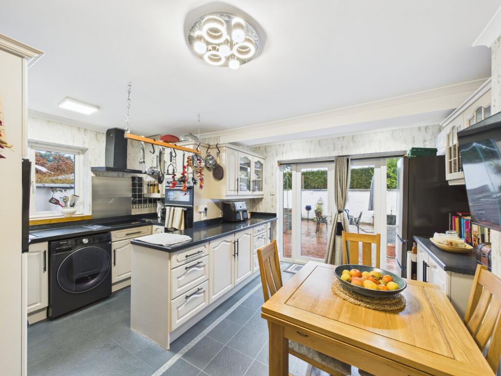 Boughton Close, Worcester, Worcestershire, WR2 photo 2