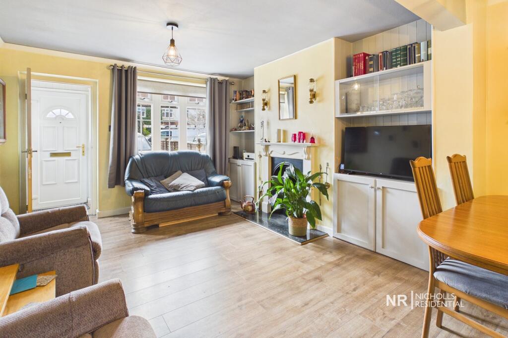 Clayton Road, Chessington, Surrey. KT9 photo 3