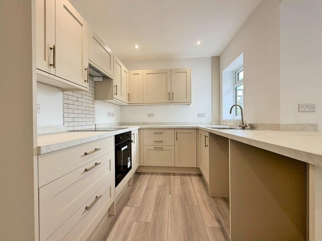 Nyetimber Hill, Brighton, BN2 4TL photo 2