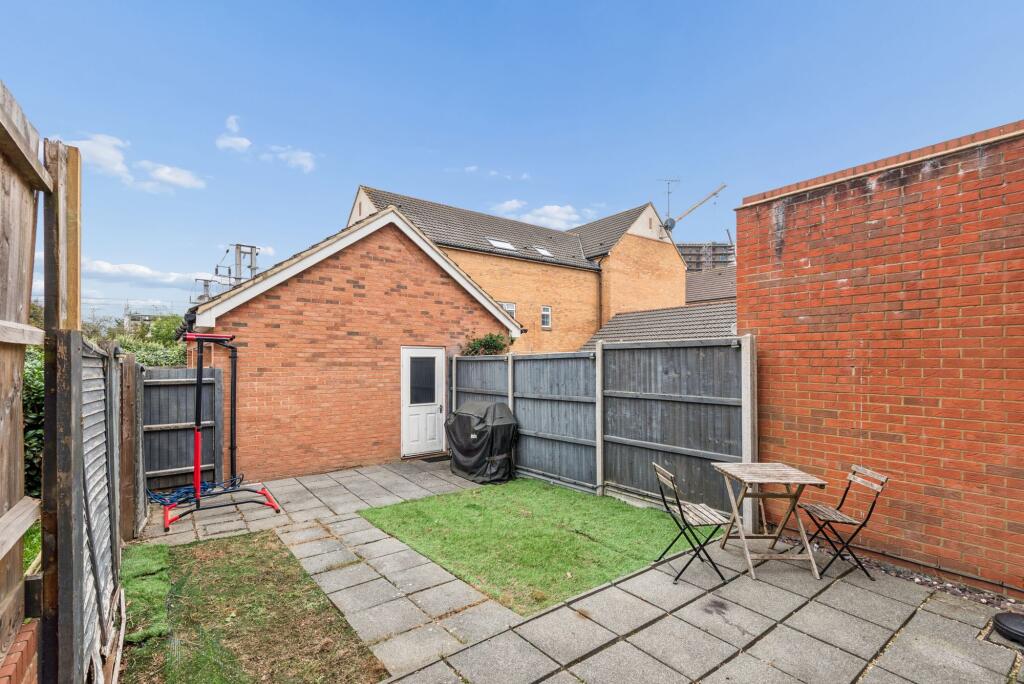 House in Stevenage, Old Town - View 4
